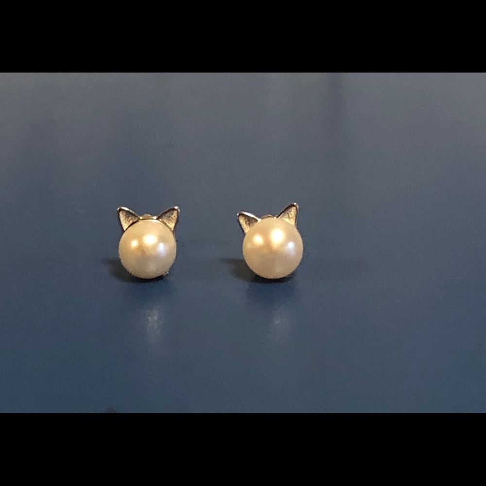 Cute Fresh Water Pearls Cat Earrings